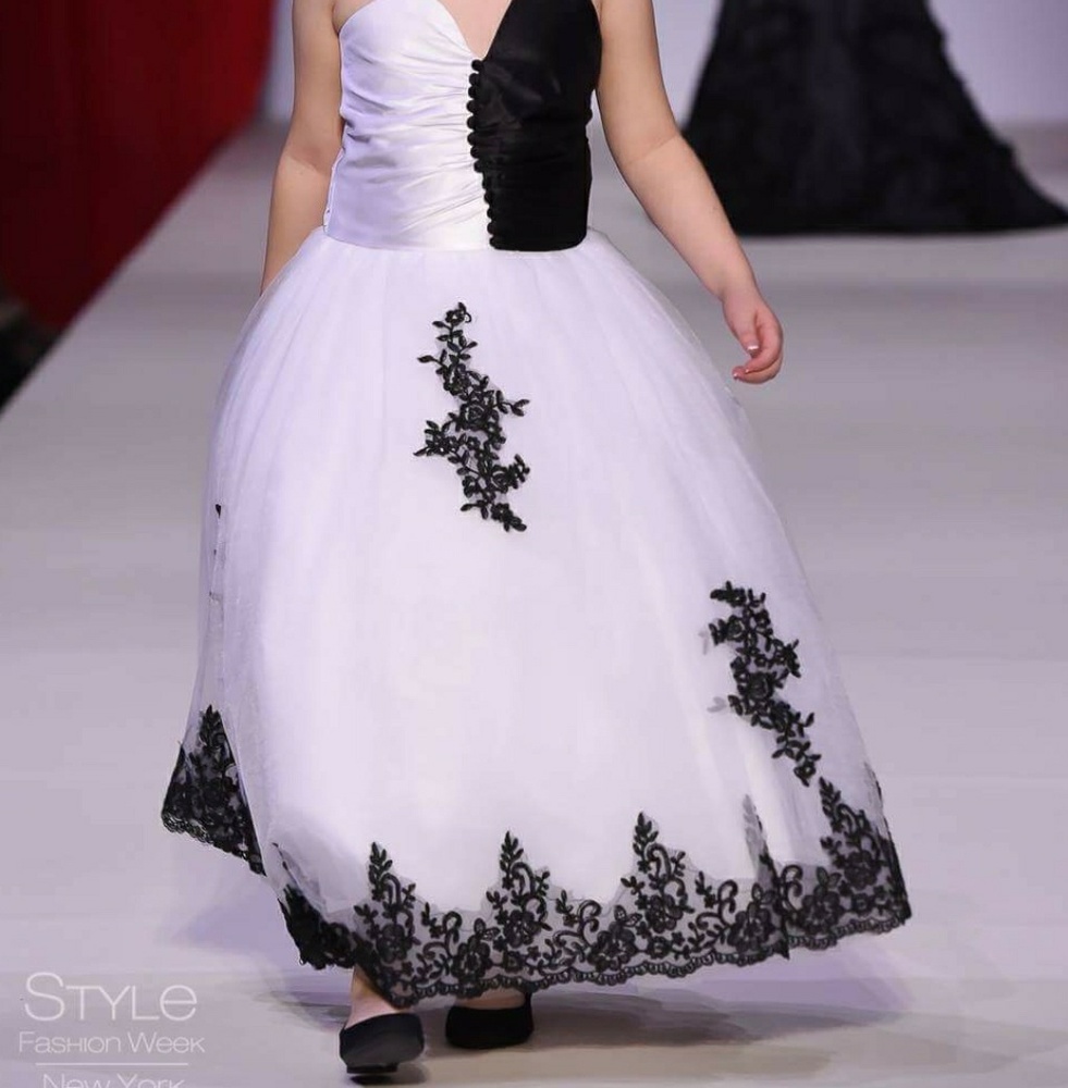 Pageant dresse - Picture 4 of 5